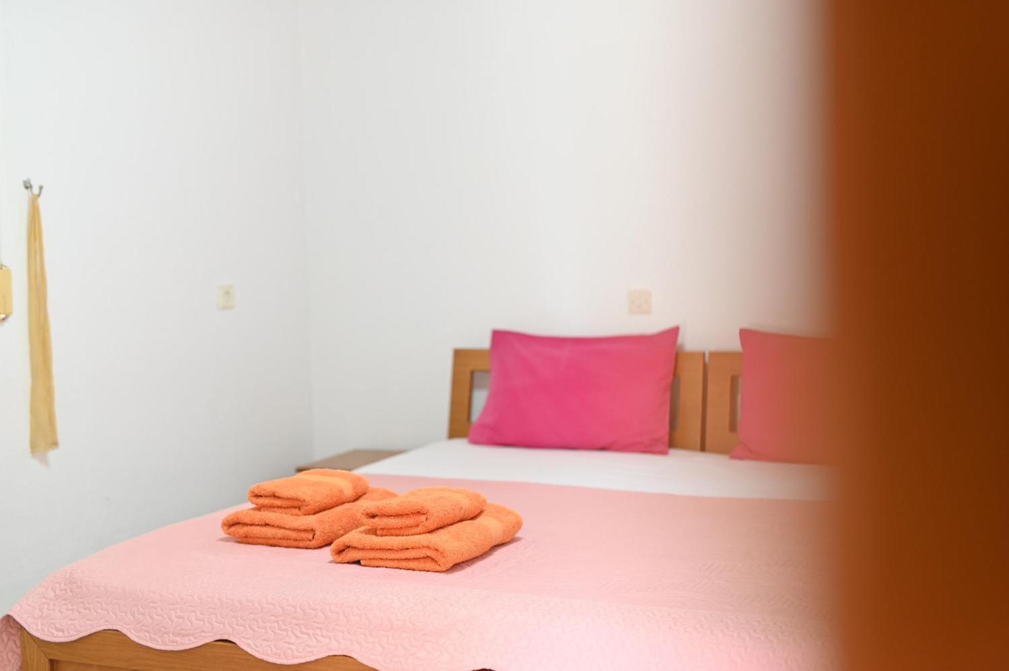 Guesthouse Agnandi Káto Loutrákion Buitenkant foto