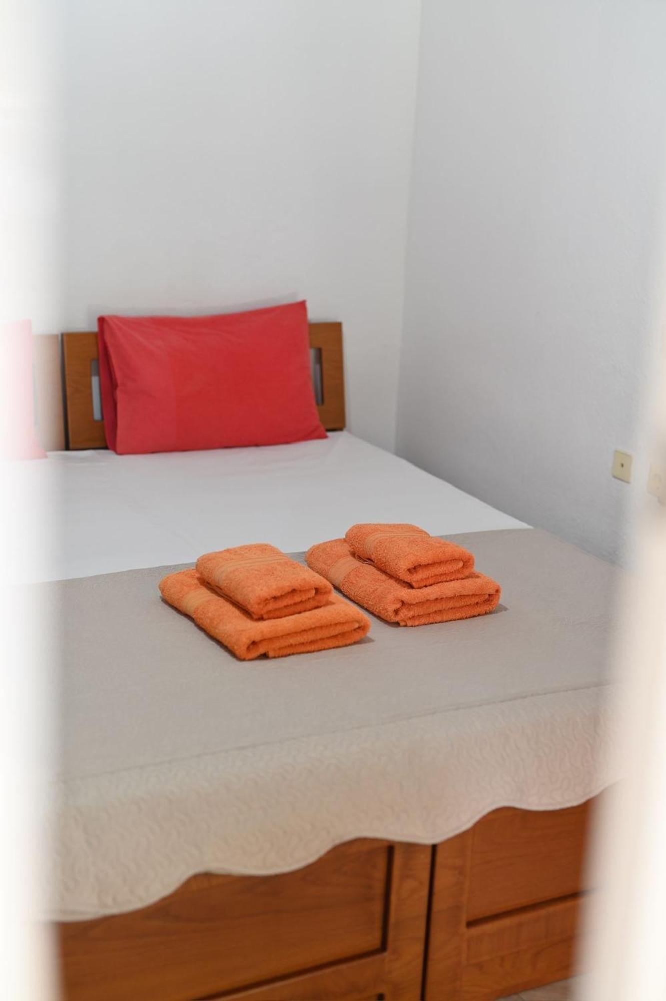 Guesthouse Agnandi Káto Loutrákion Buitenkant foto