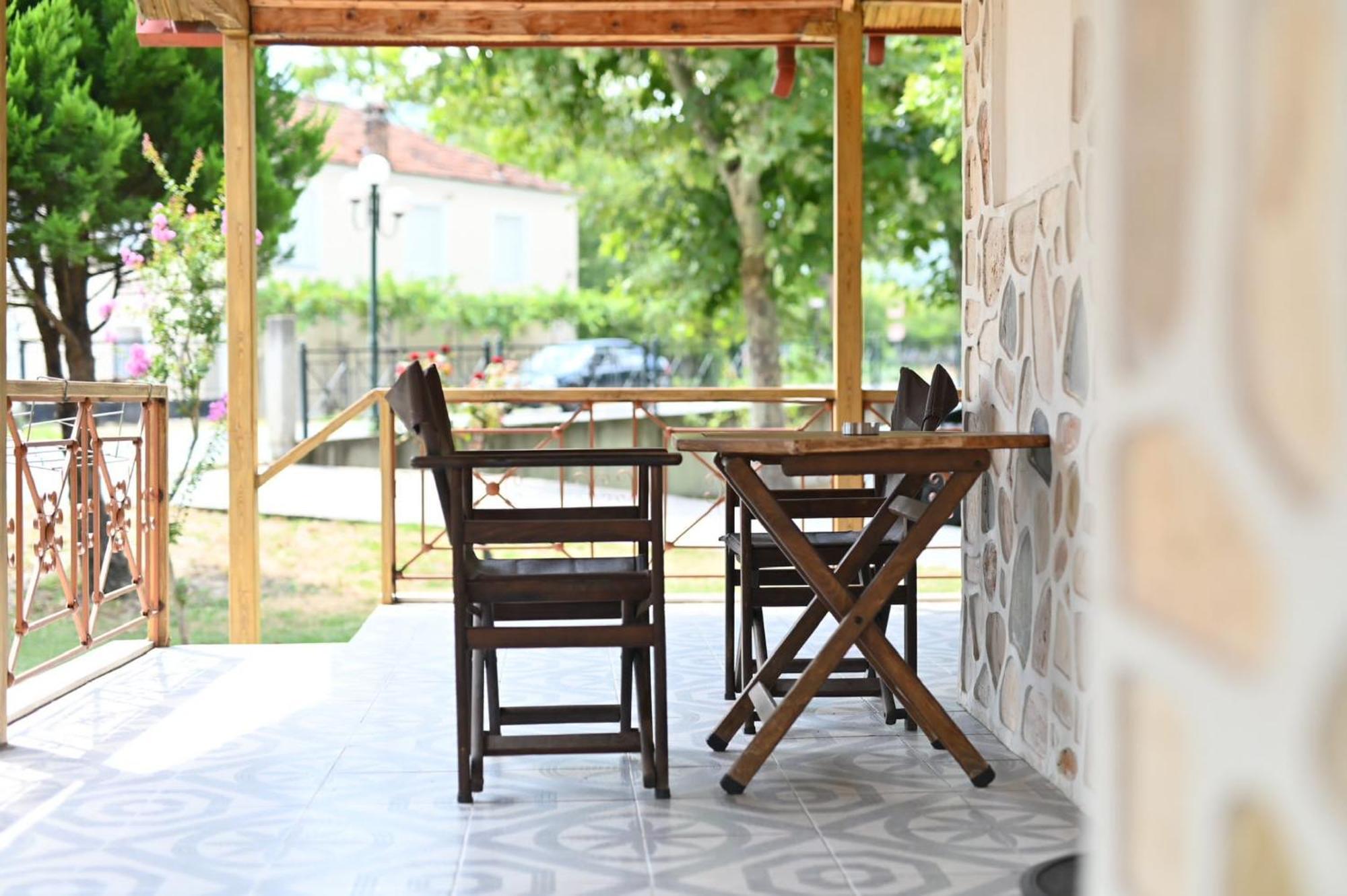 Guesthouse Agnandi Káto Loutrákion Buitenkant foto