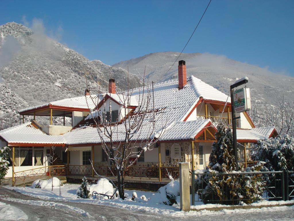 Guesthouse Agnandi Káto Loutrákion Kamer foto