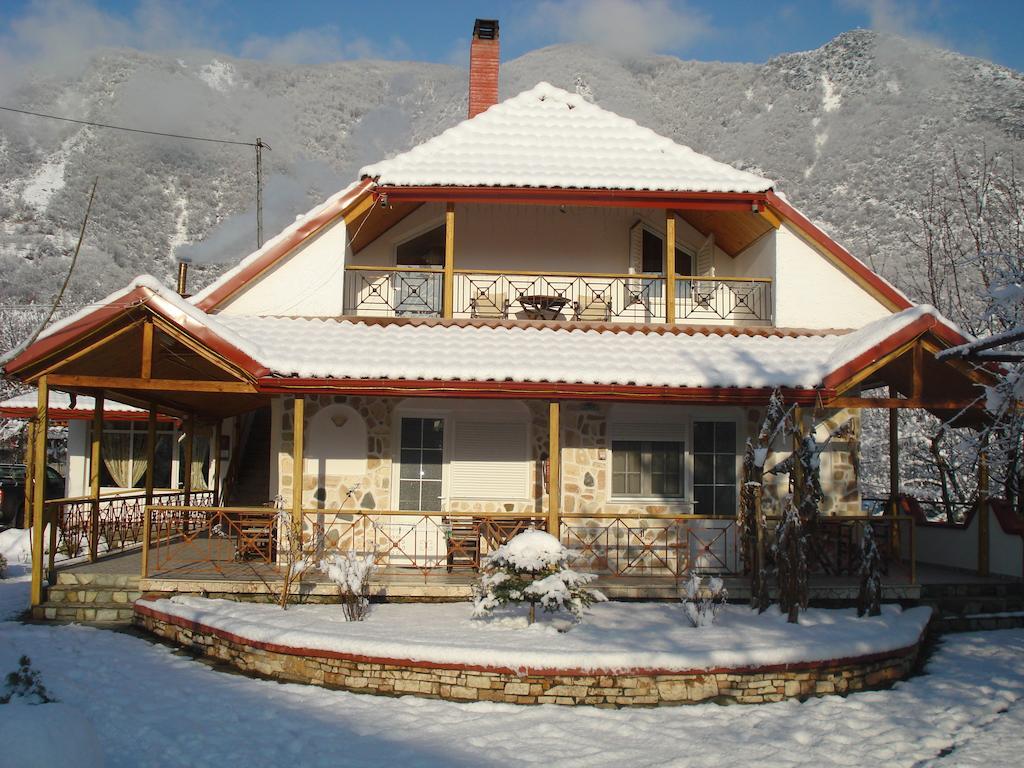 Guesthouse Agnandi Káto Loutrákion Buitenkant foto