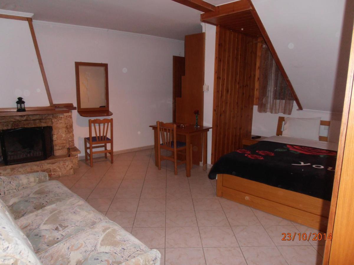 Guesthouse Agnandi Káto Loutrákion Buitenkant foto